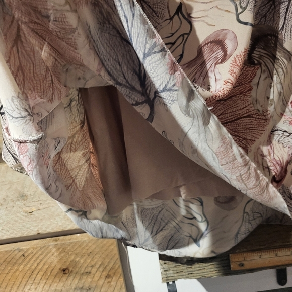 Froccella Elegant Coral Print Women's Top - Picture 4 of 6